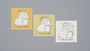 優しい色合いの、喫茶店のステッカー